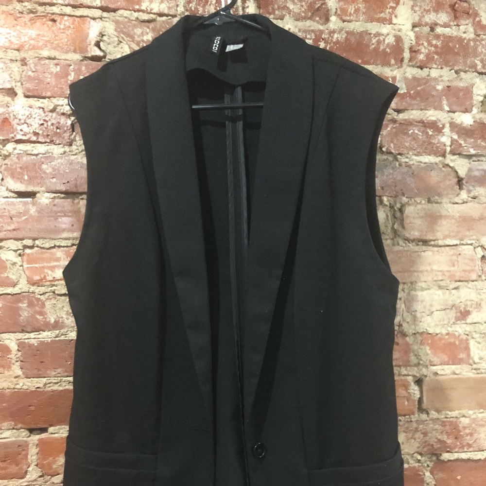 H&M Sleeveless Black Blazer